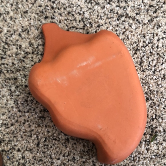 Terra-cotta chili pepper serving bowl with spoon - Picture 3 of 4